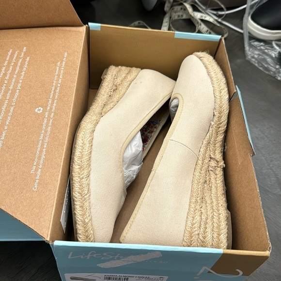 LifeStride Karma Wedge Slip On - Picture 2 of 7